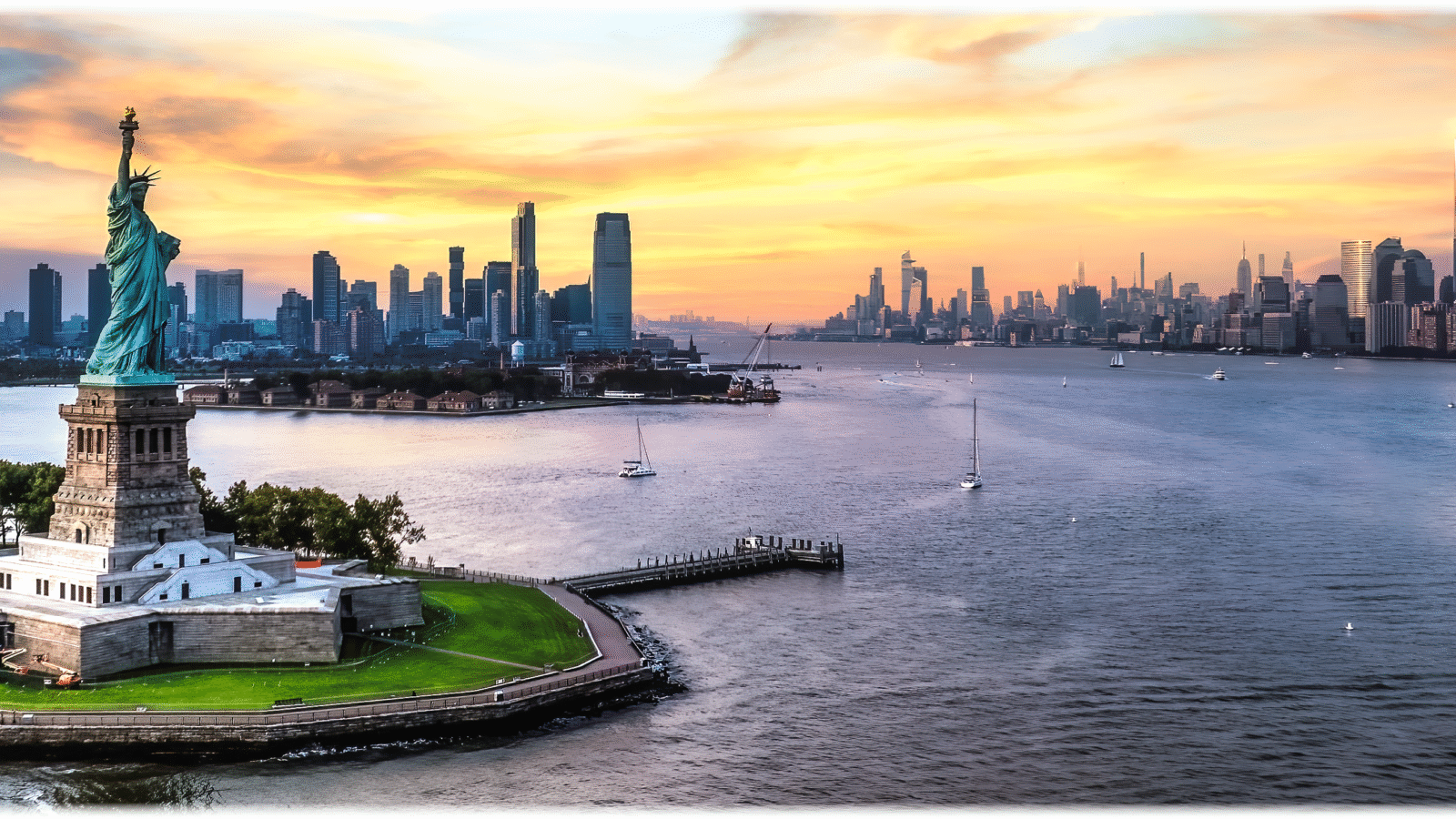 Best Photo Ops on a Statue of Liberty Helicopter Tour